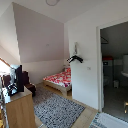 Edo Apartment
